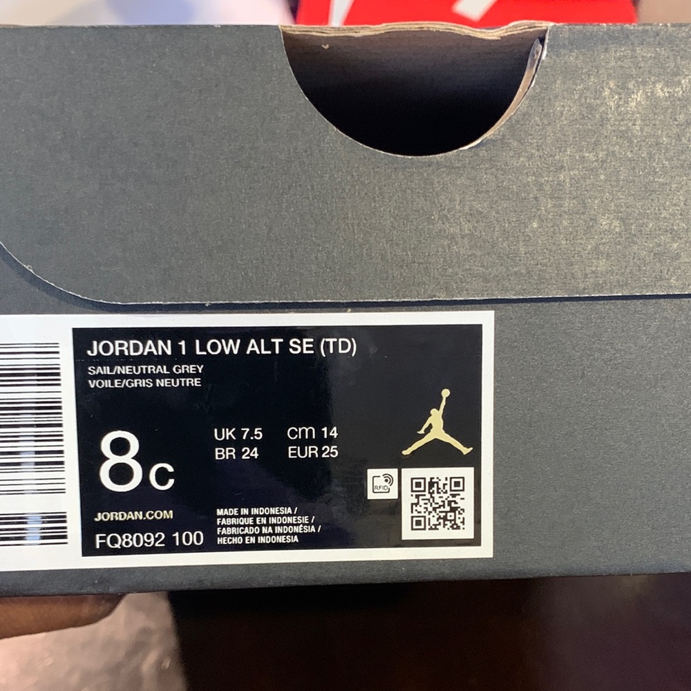 Jordan 1 Low Alt SE (TD) in Sail and Neutral Gray
